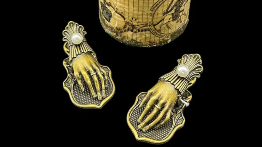 Victorian Hand Journal Clip
