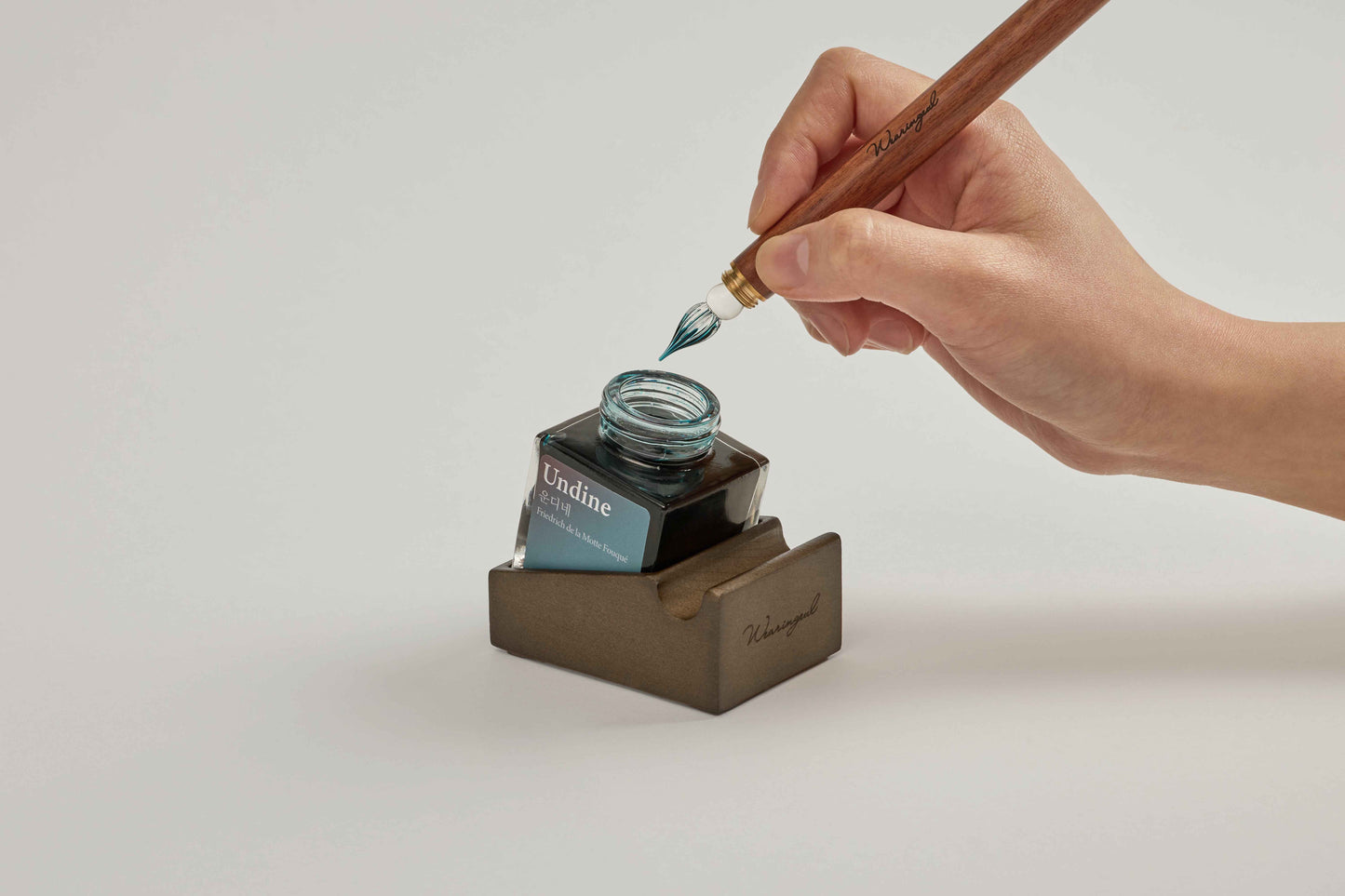 Wearingeul Ink & Pen Rest