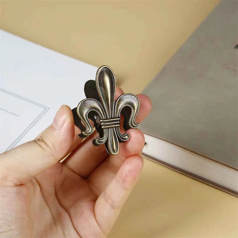 Fleur de Lis Journal Clip