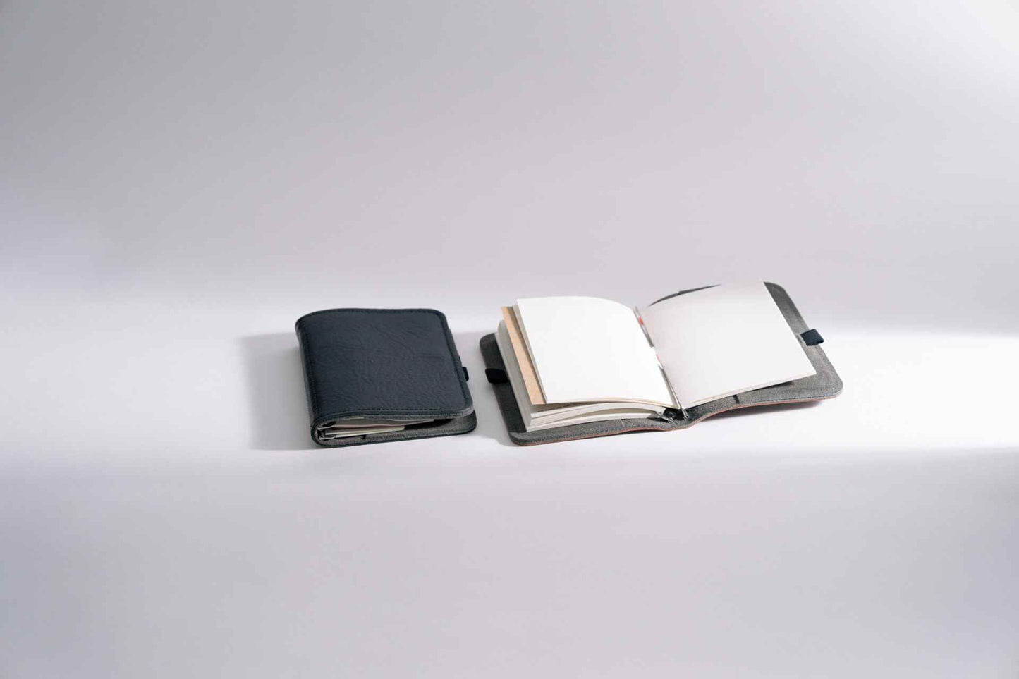 Roterfaden WK_12 Taschbegleiter — Smooth Leather (A6 & A5)